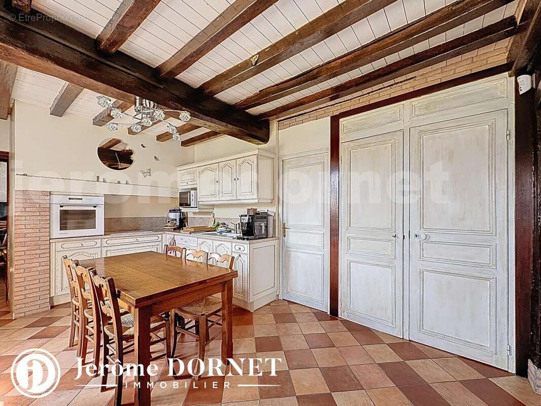 huc_0011 - Maison à GOURNAY-EN-BRAY