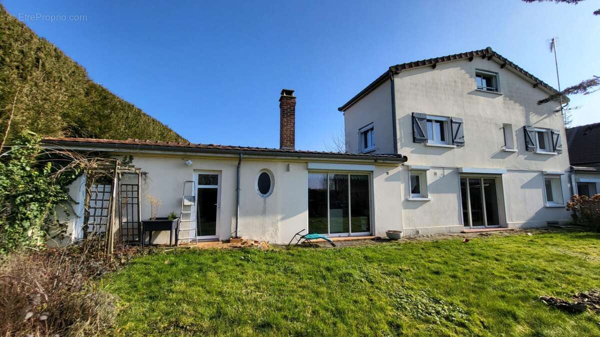 Maison à SAINT-QUENTIN