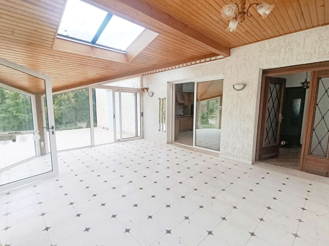 Maison à SAINTE-COLOMBE-EN-BRUILHOIS