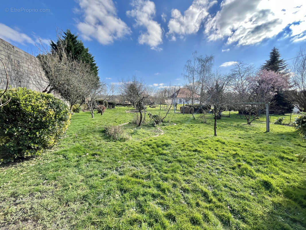 Terrain à SAINT-GENCE