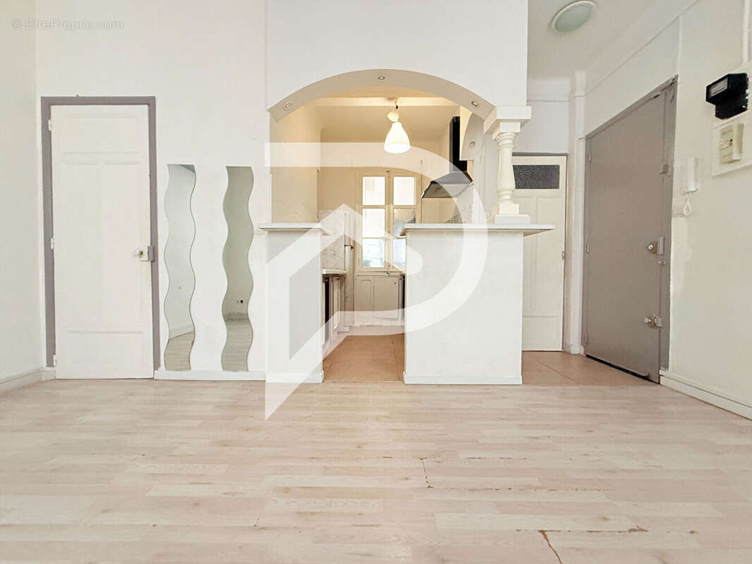 Appartement à MARSEILLE-7E