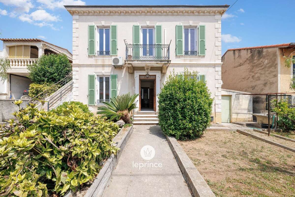 Maison à SAINT-LAURENT-DU-VAR