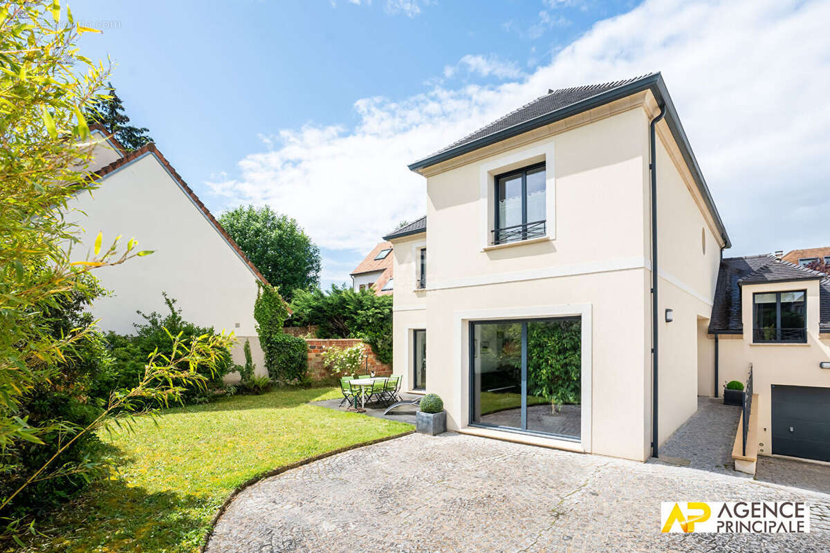 Maison à MAISONS-LAFFITTE