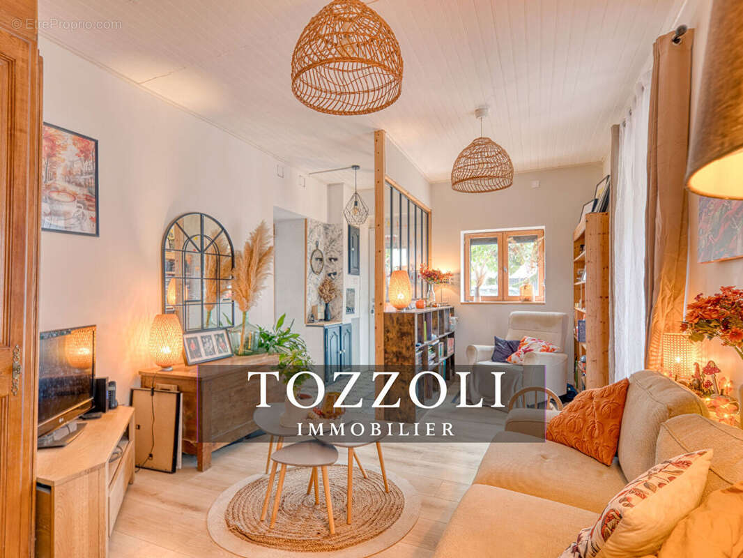 Maison à SAINT-QUENTIN-FALLAVIER