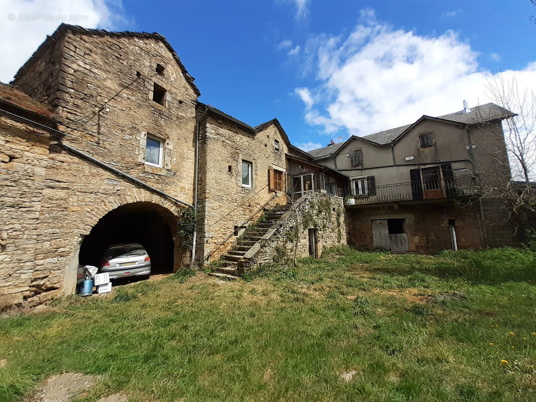 Maison à SEVERAC-LE-CHATEAU