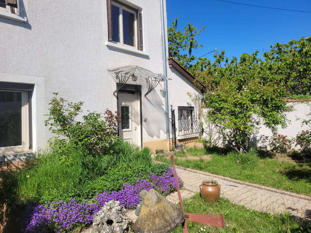 Maison à CHAUSSAN