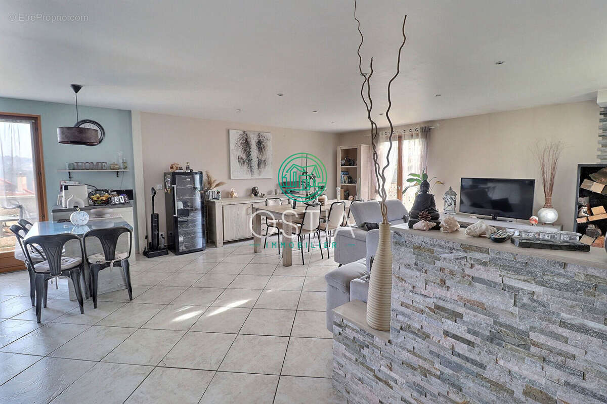 Maison à SAINT-MARTIN-LA-PLAINE