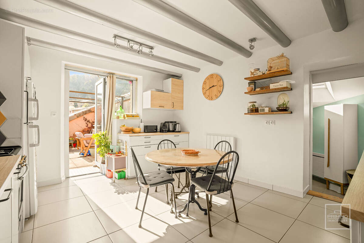 Appartement à POLEYMIEUX-AU-MONT-D'OR