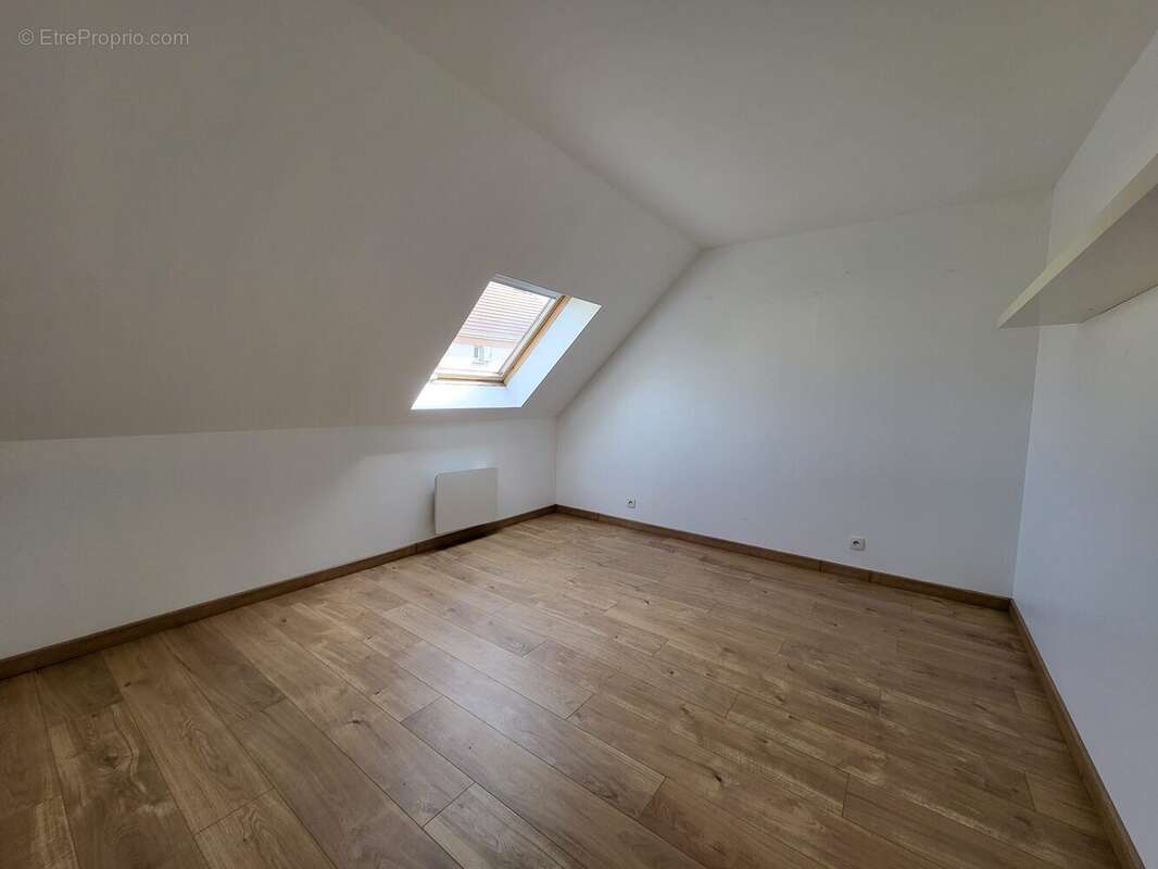 Maison à LA QUEUE-EN-BRIE