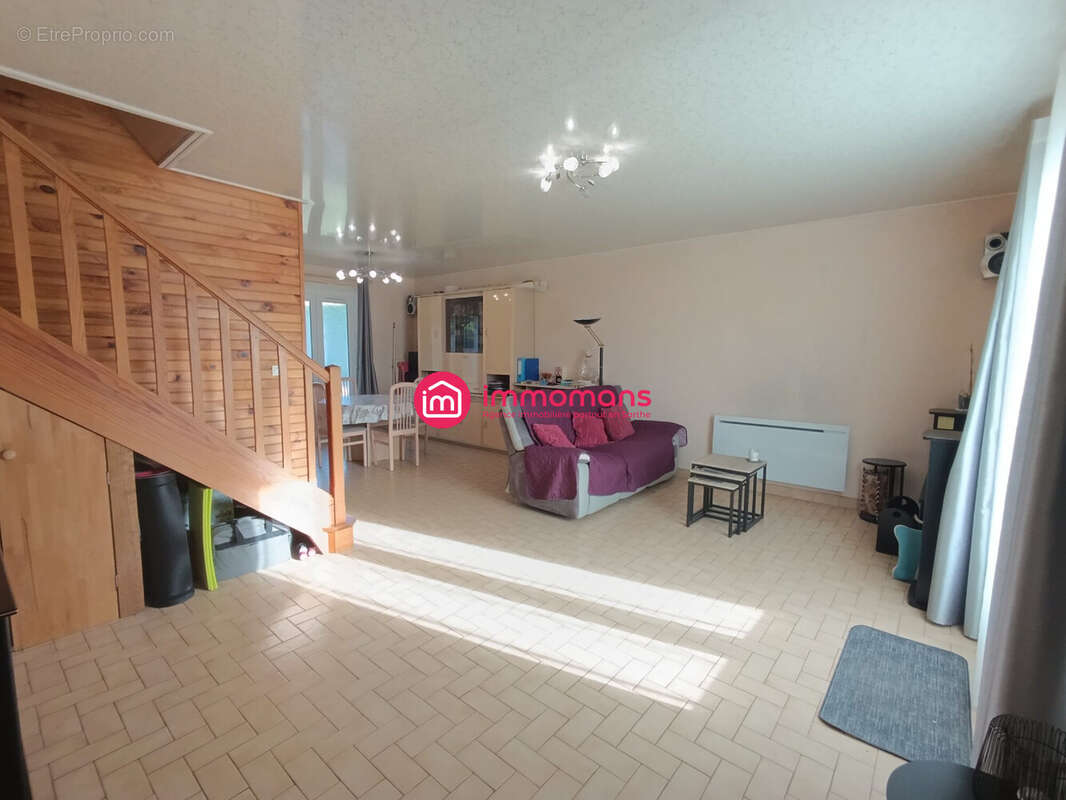 Maison à YVRE-LE-POLIN