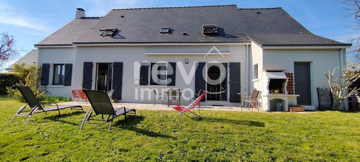 Maison à SAINT-BARTHELEMY-D'ANJOU