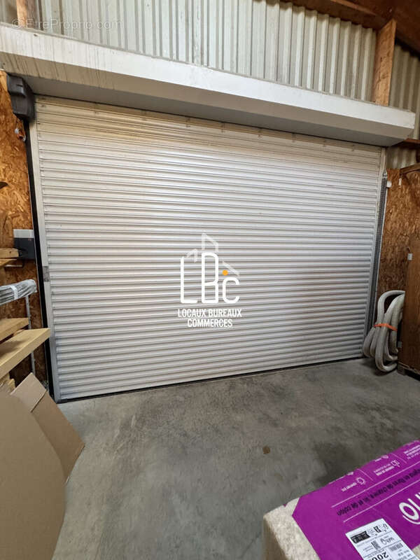 Commerce à LES TOUCHES