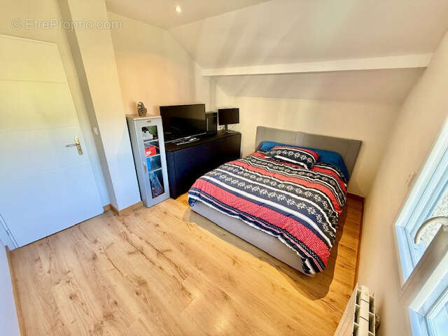 Maison à SAINT-GENIS-POUILLY