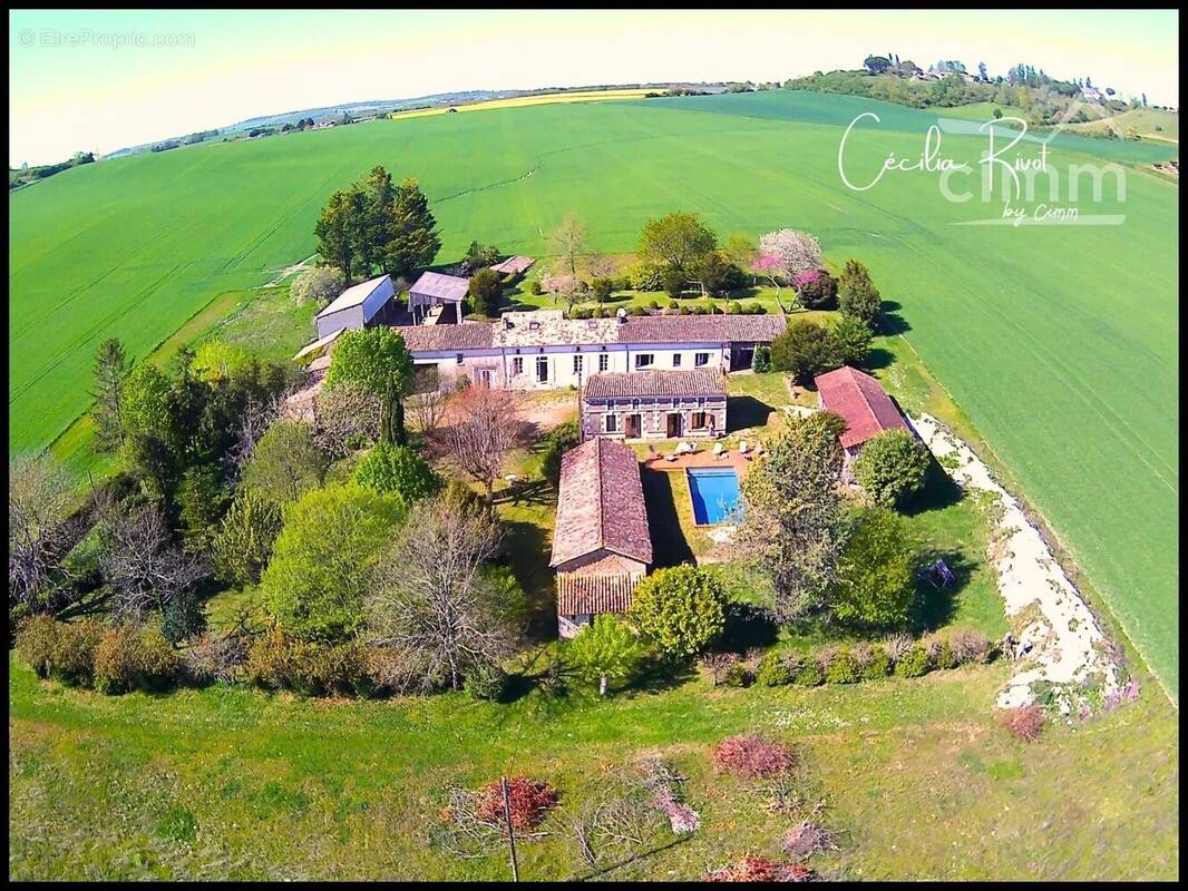 Maison à SAINT-MARTIAL-DE-MIRAMBEAU