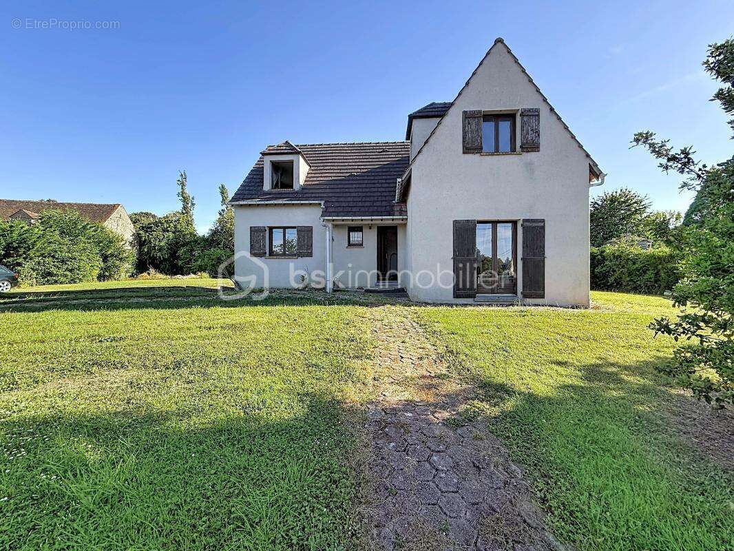 Maison familiale de 150 m2 sur sous sol total - photo 2