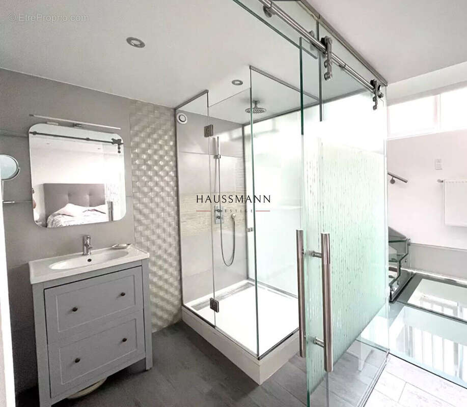 Appartement à PARIS-3E