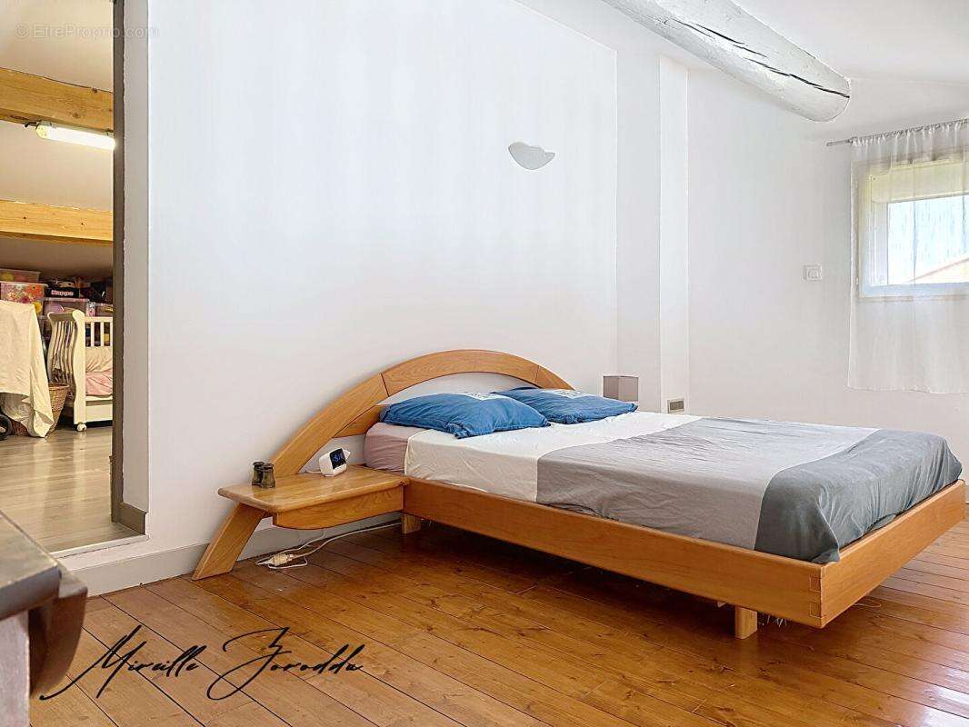 Maison à JONQUIERES-SAINT-VINCENT