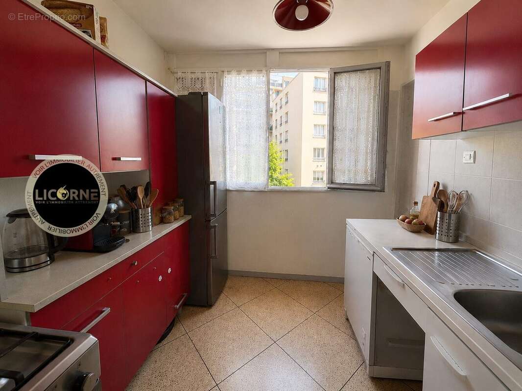 Appartement 74 m² à Marseille-3e  - photo 4