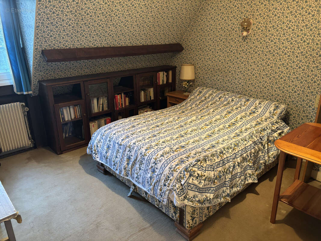 Maison à SAINTE-GENEVIEVE-DES-BOIS