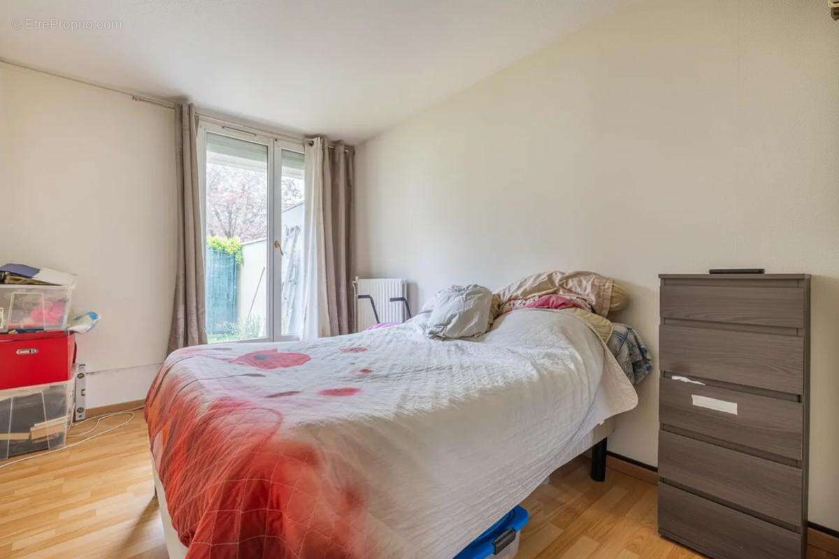 Appartement à SAVIGNY-LE-TEMPLE