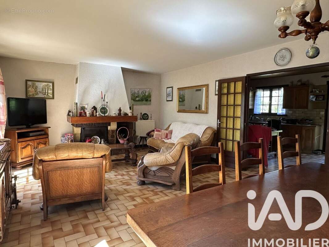 Photo 2 - Maison à VERINES