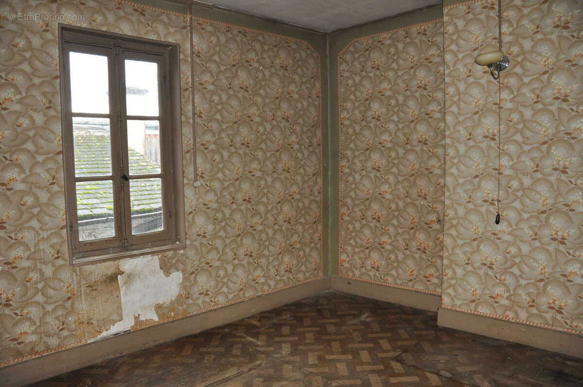 Maison à JALIGNY-SUR-BESBRE