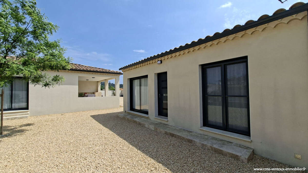 Maison à MONDRAGON