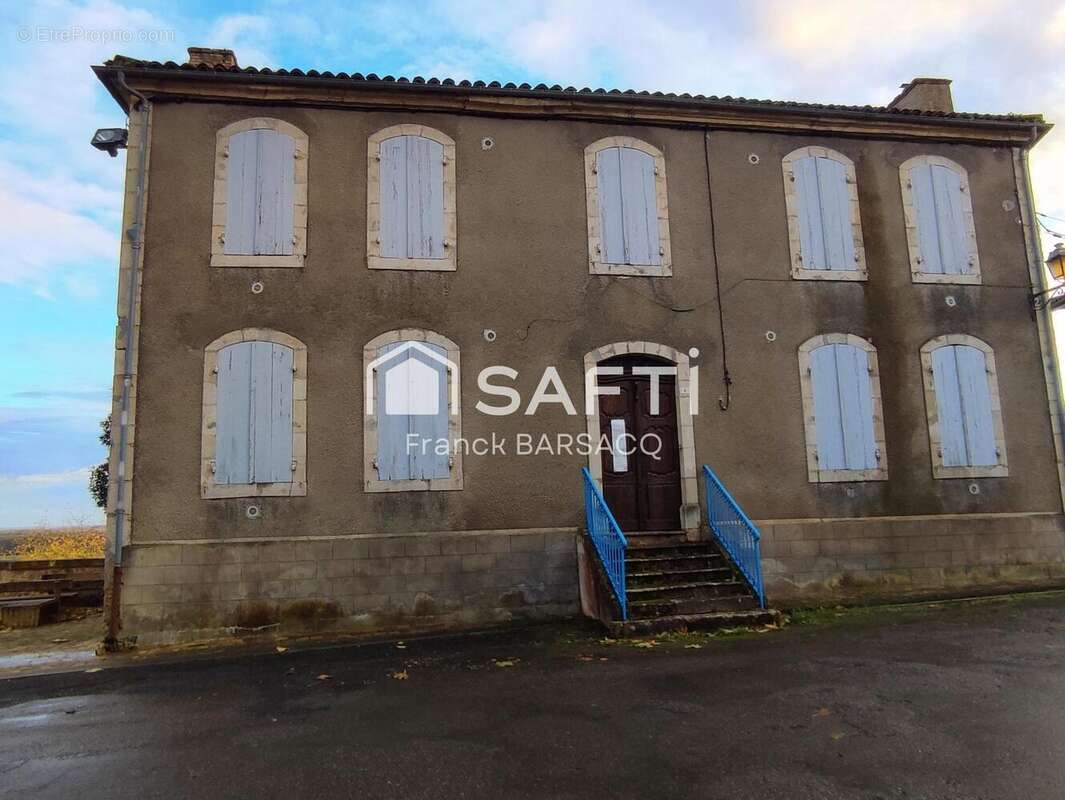 Maison 263 m² à Cazaubon  - photo 2