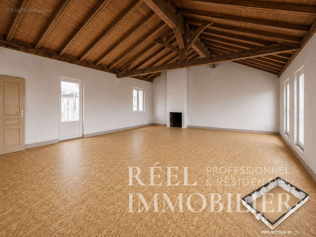 Plateau à aménager de 80 m² - Dernier étage - Coeur de la basse ville - photo 2