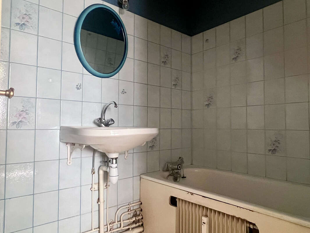 Appartement T2 avec parking et cave - photo 7