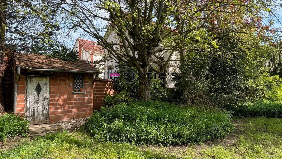 Terrain 705 m² à Conflans-Sainte-Honorine  - photo 2