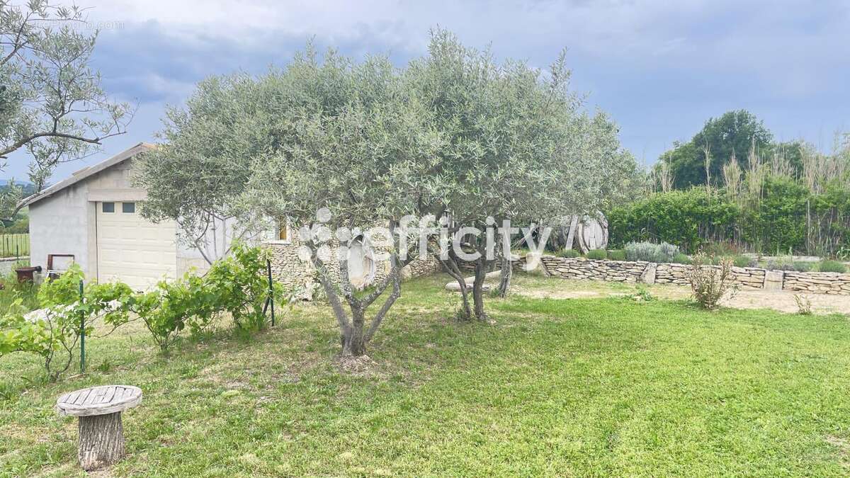 Maison 110 m² à Gargas  - photo 2