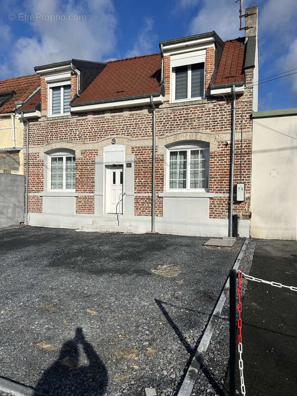 Maison à FAMPOUX