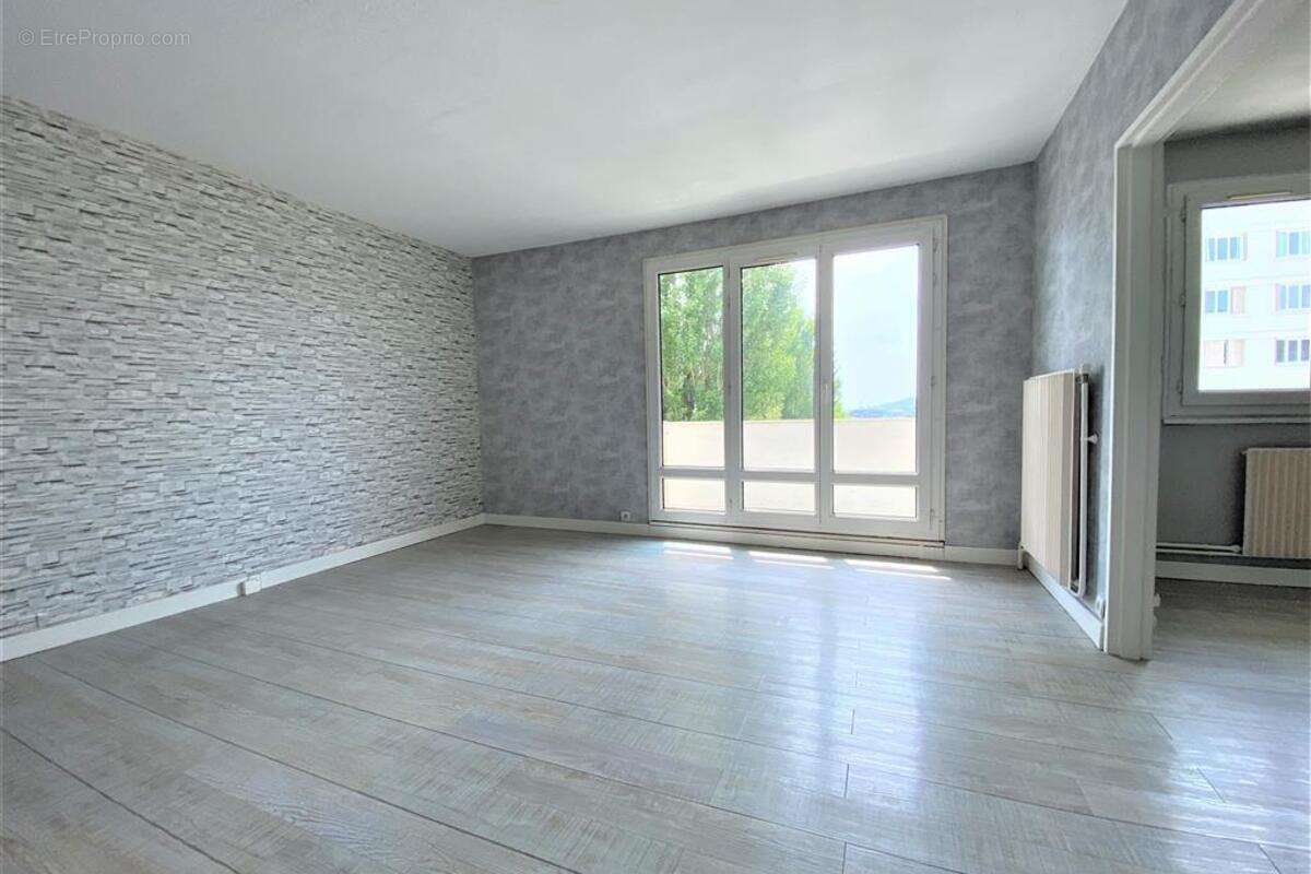 Appartement 71 m² à Gagny  - photo 2