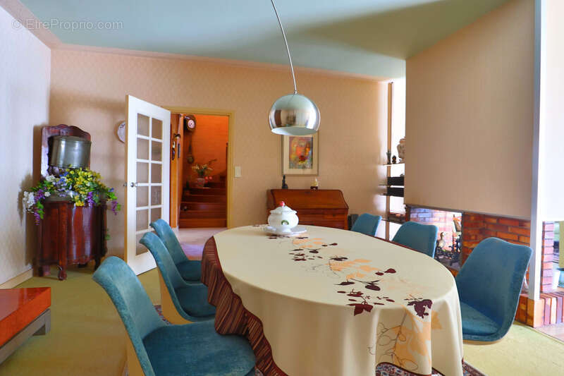 Maison à SAINT-BARTHELEMY-DE-VALS