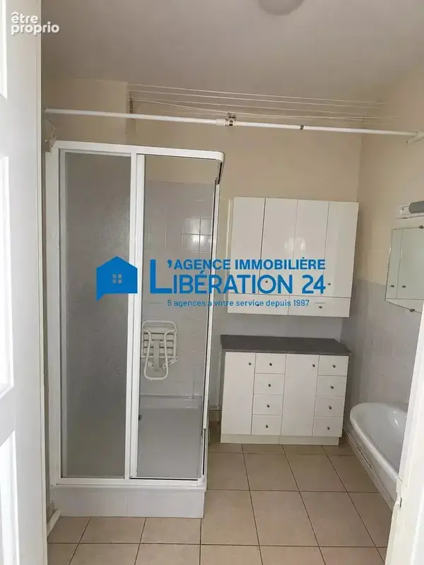 Appartement T2 de 60 m² à Saint-Étienne - photo 8