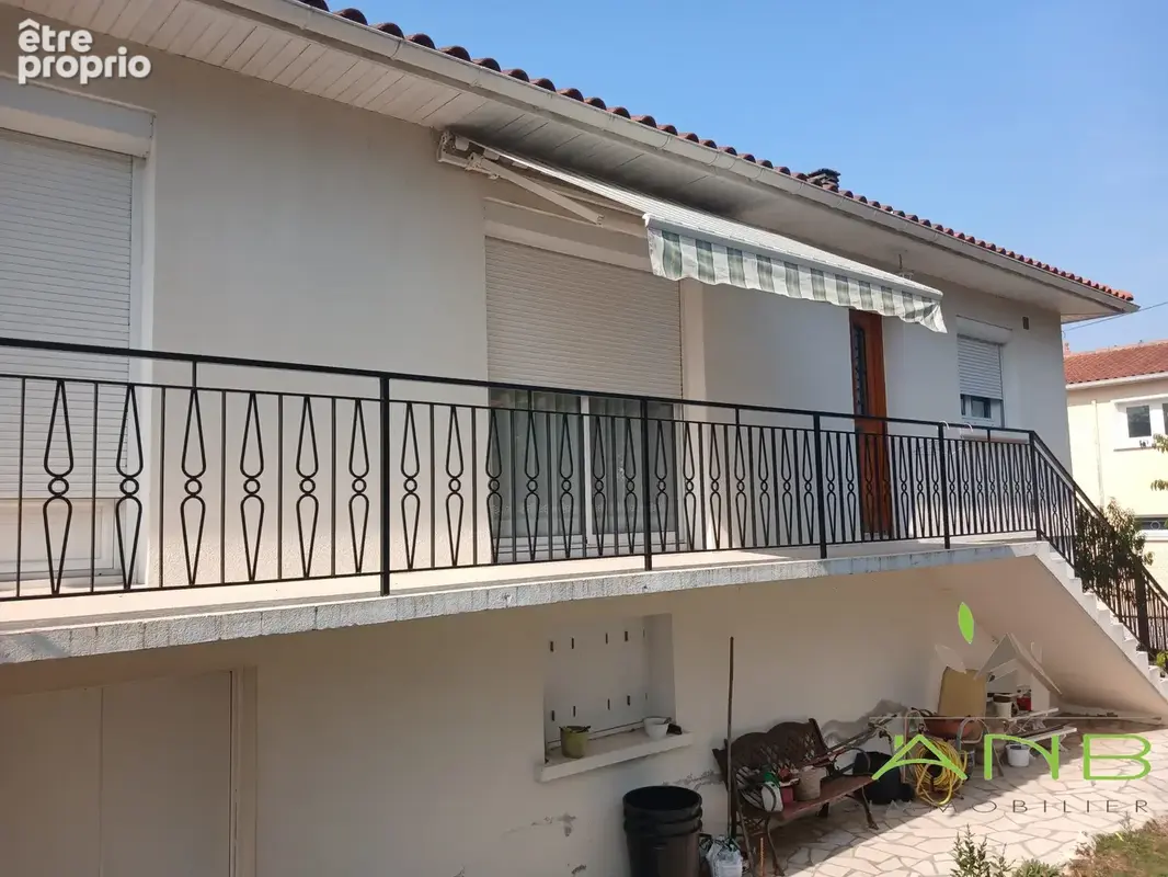 Maison 6 pièces 133 m² à vendre à Ruelle-Sur-Touvre (16600) - photo 2