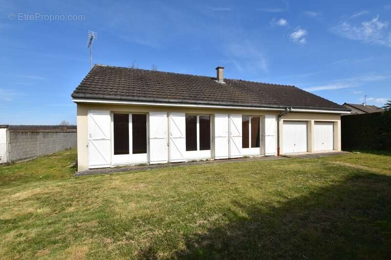 Maison à vendre 4 pièces GARNAT SUR ENGIEVRE (03) - photo 2