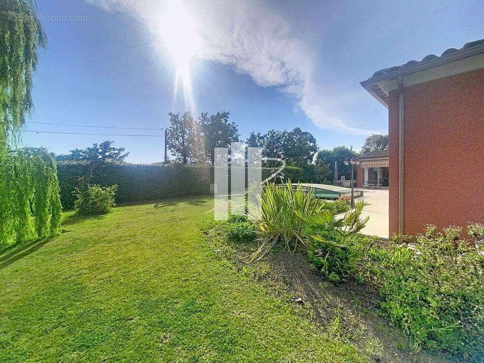 Maison à FREJUS