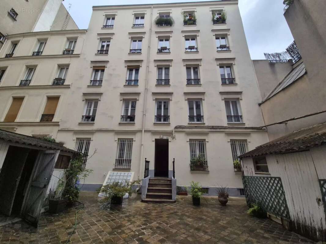 Appartement à PARIS-17E