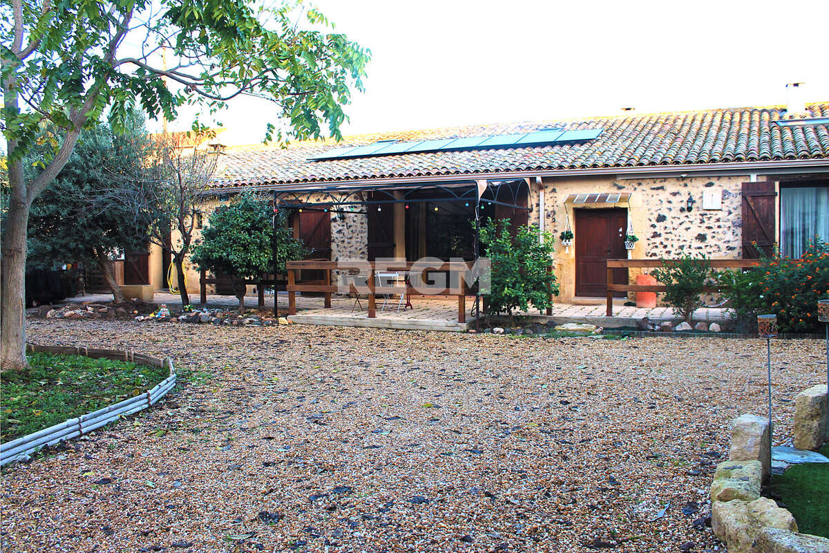 A vendre Hérault 34550 Bessan - proche Agde et mer - unique opportunité Maison 162 m2 en pierres entièrement rénovée type Longèr - photo 3