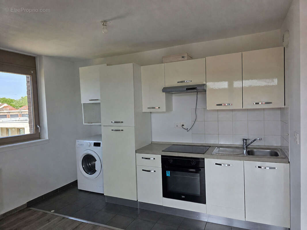Roubaix edouard vaillant, t2 de 43 m² avec grand balcon, ascenseur et parking. proximité edhec et croix - photo 5