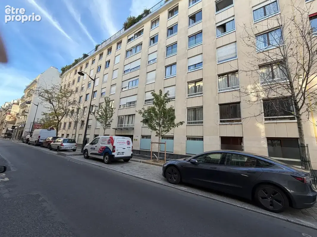 Appartement à PARIS-16E