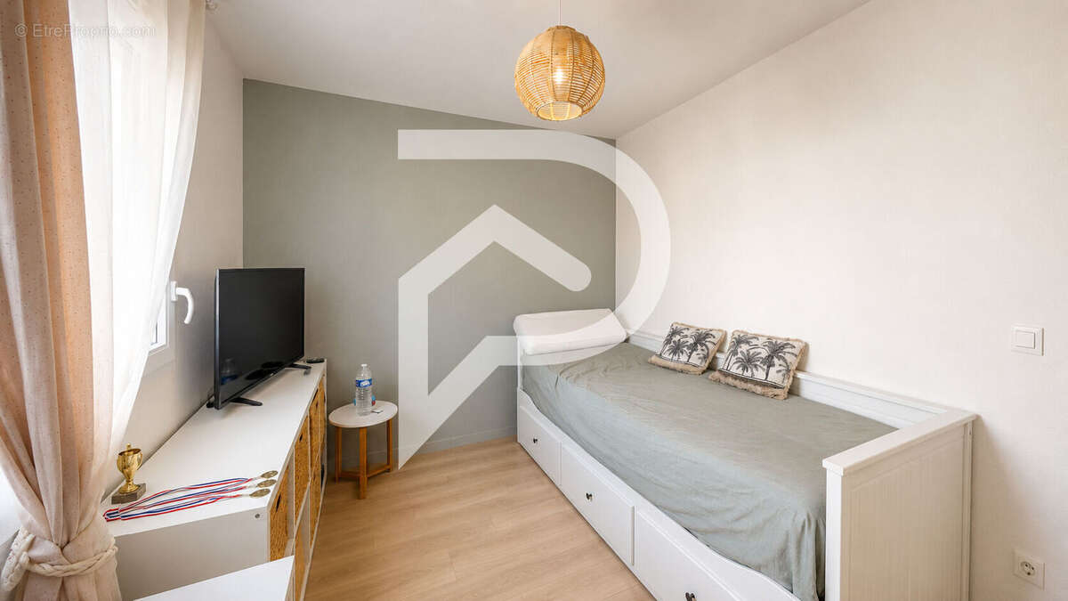 Appartement à CHANTELOUP-LES-VIGNES