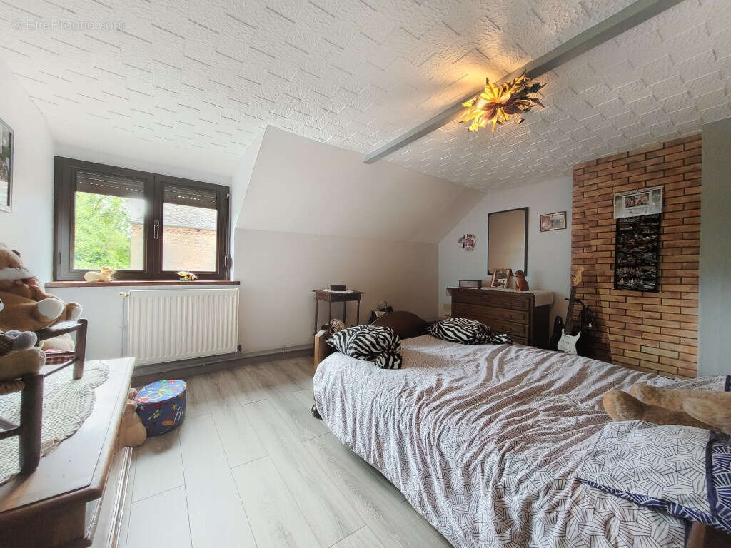 Maison à SOLRE-LE-CHATEAU