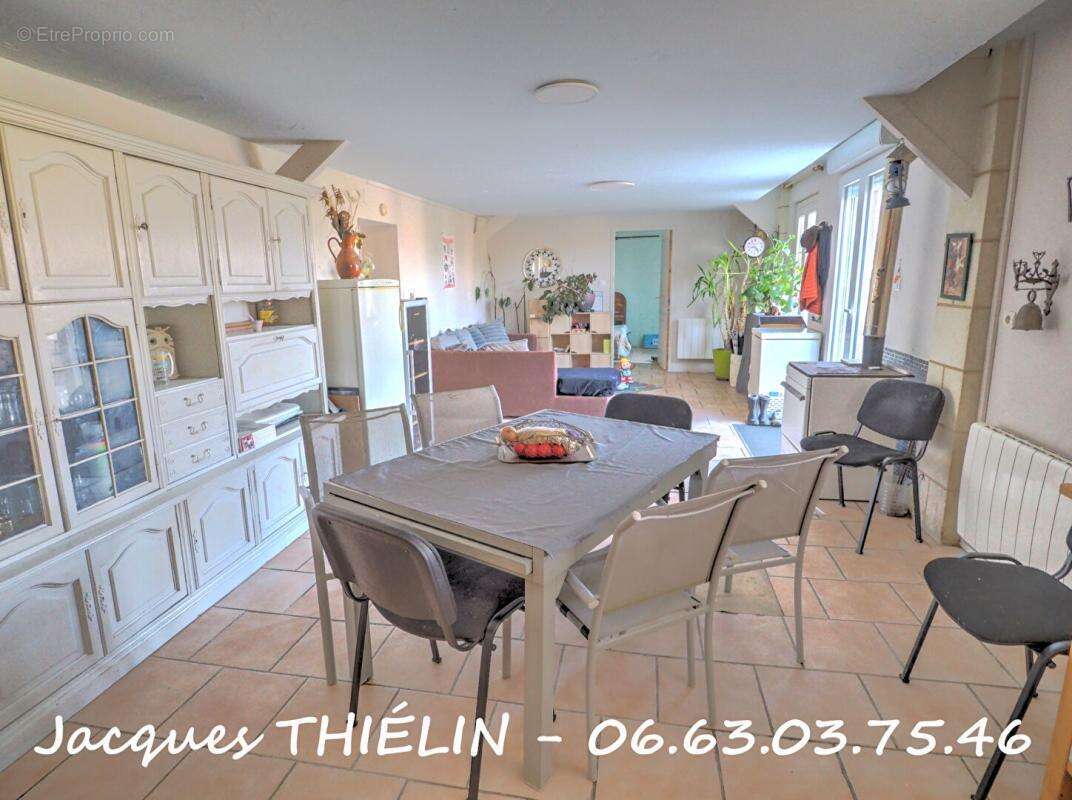 Maison à LONGUE-JUMELLES