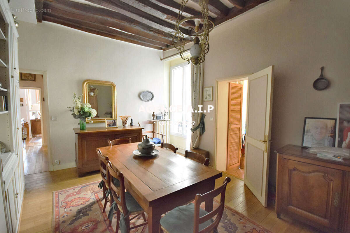 Appartement à PARIS-10E