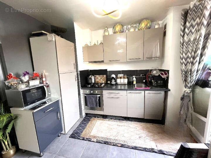Appartement à MARSEILLE-3E