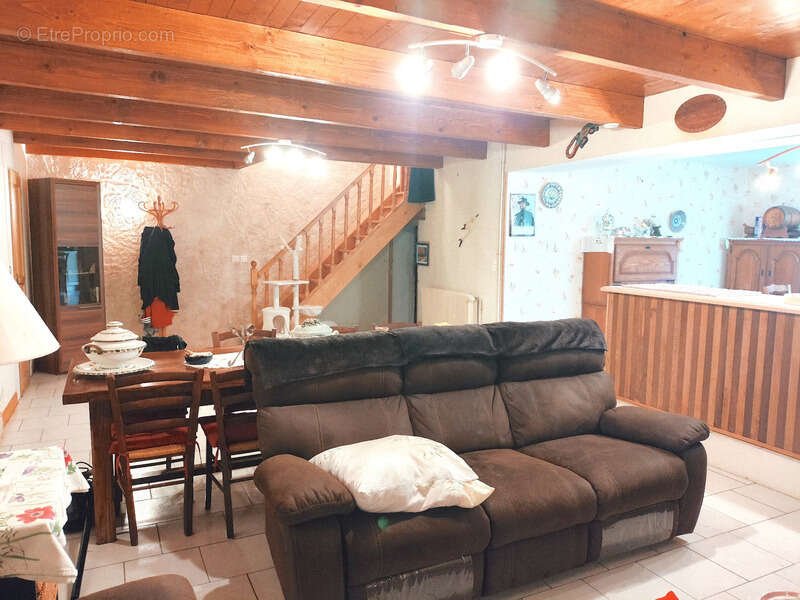 Maison à LOUZAC-SAINT-ANDRE