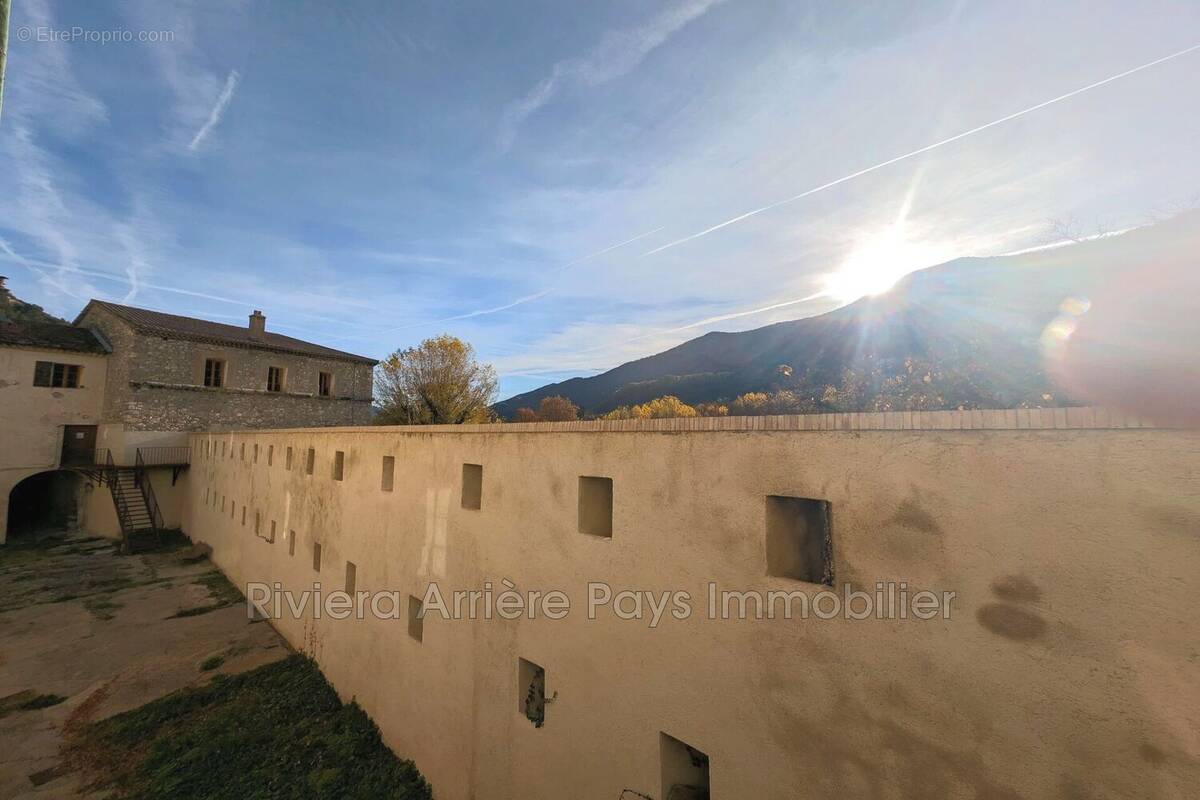 Appartement à ENTREVAUX